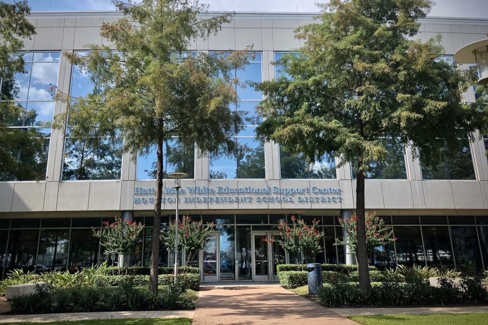 Houston ISD confirms cuts to wraparound specialists, expands telehealth offerings