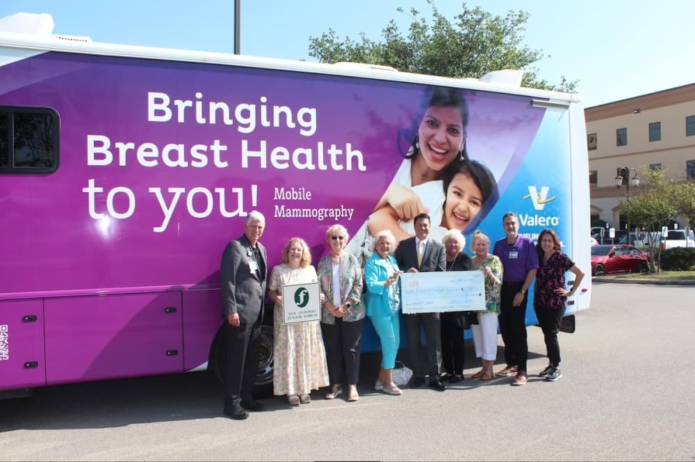 San Antonio Junior Forum’s $9,850 grant provides support for 3D mammograms