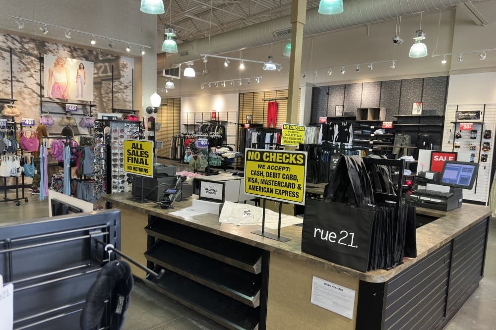 A look inside the Bastrop location days before it closed.