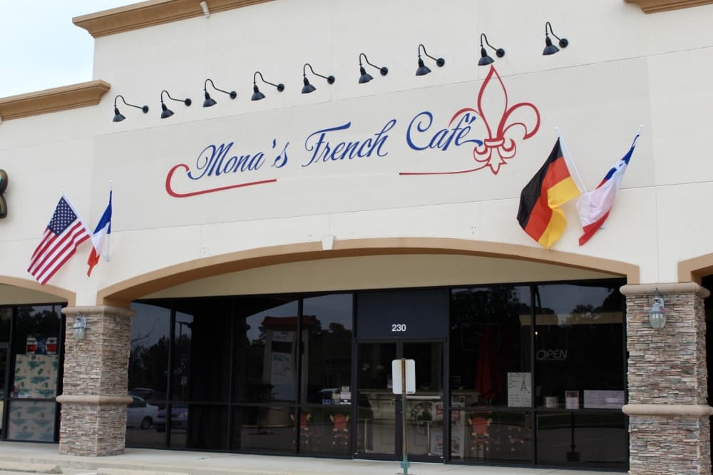 Mona’s French Cafe 