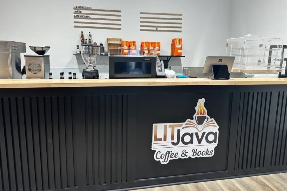 Coffee and book store opens in Pearland