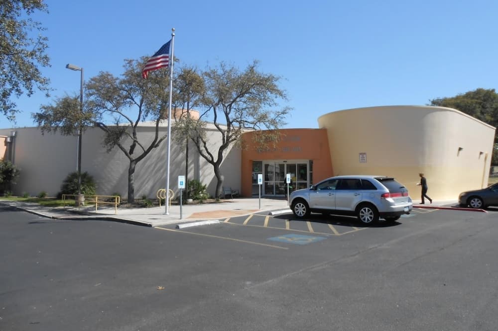 Community members celebrate Cody Library's 40th anniversary  in North San Antonio