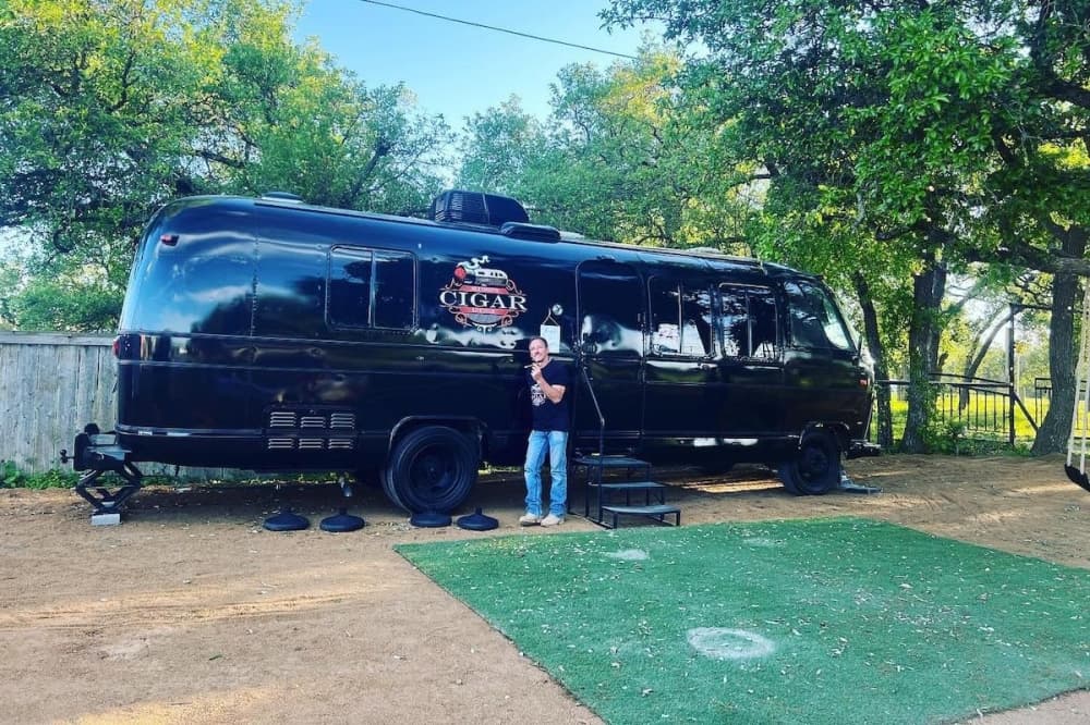New cigar lounge in Dripping Springs offers place to relax