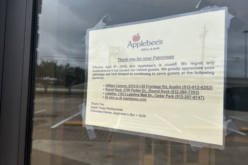 Applebee's Bar and Grill closed near Brodie Lane