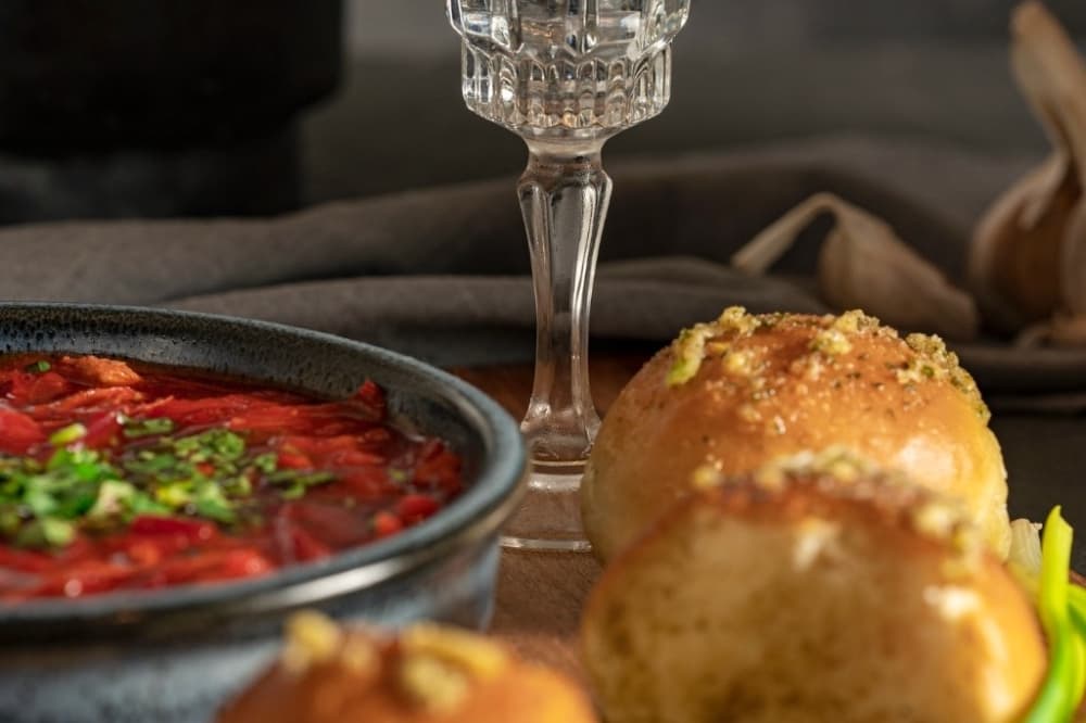 Stargazing, Ukrainian cooking: 10 events to check out in Houston's Inner Loop this weekend, May 17-19