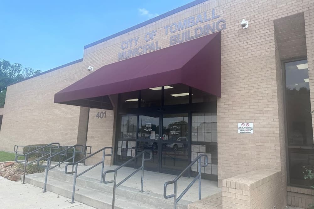 Tomball City Council gives first approval to neighborhood retail rezoning request