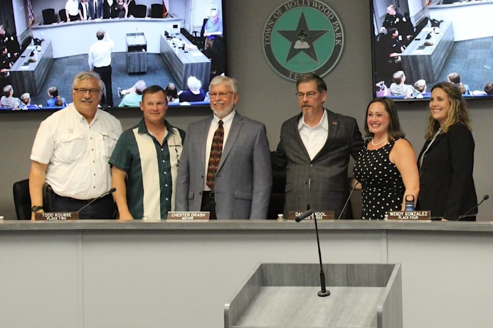 Hollywood Park council welcomes new mayor, member; bids former mayor farewell