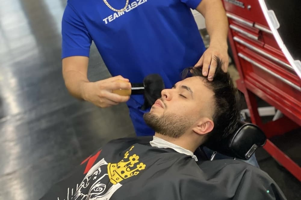 Kingz Throne Barbershop relocates to new location in League City