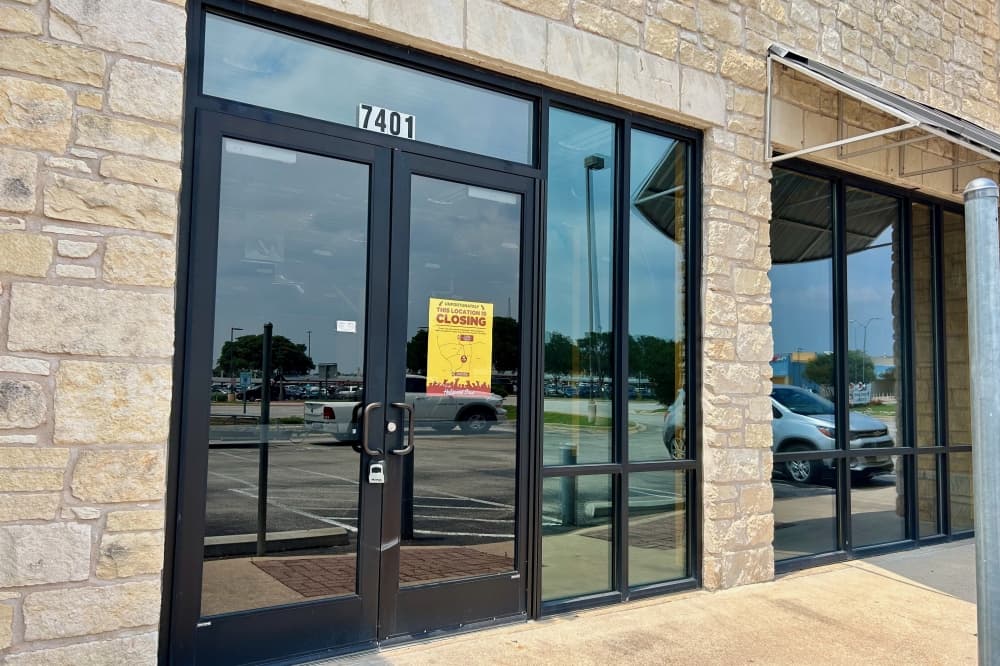 Round Rock location of Hollywood Feed pet store closes