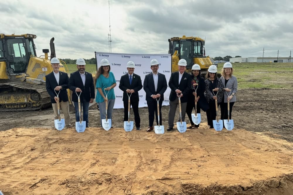 Construction begins on a 600,000-square-foot business industrial park in Pearland