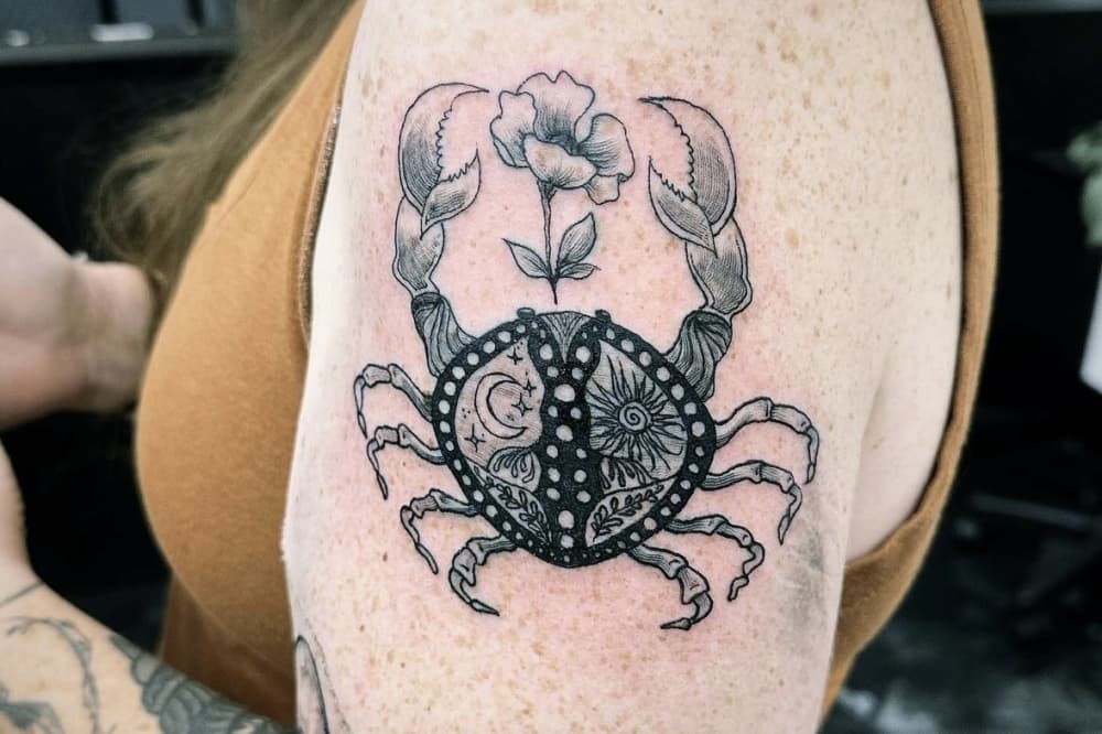 Image shows tattoo done by Roaes.