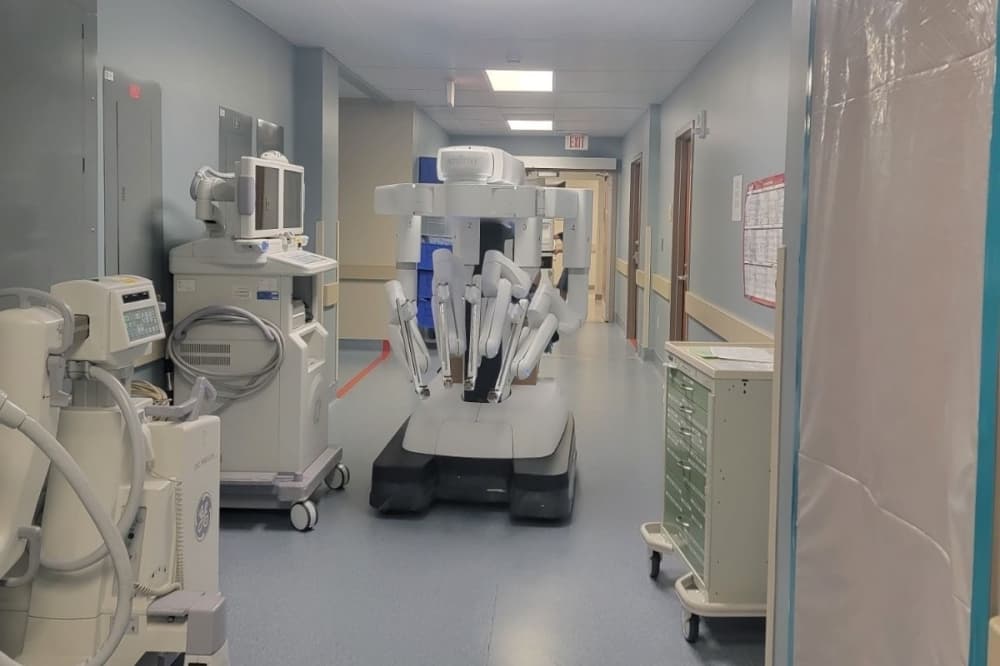 Christus Santa Rosa Health System acquires new robotic surgical system for minimally invasive procedures