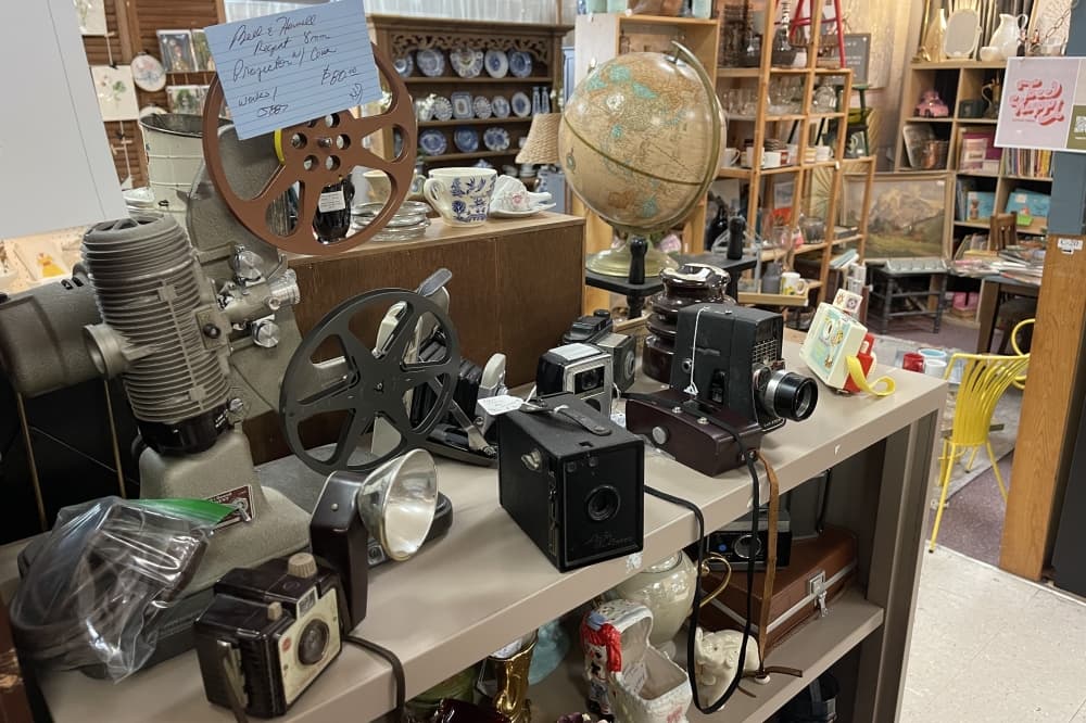 Customers will find vintage cameras at the Antique Gallery of Round Rock. (Grant Crawford/Community Impact)