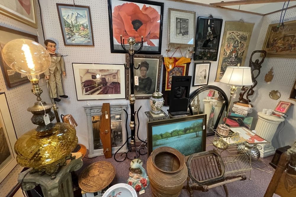 Art, lighting and other furniture can be found at the Antique Gallery of Round Rock. (Grant Crawford/Community Impact)