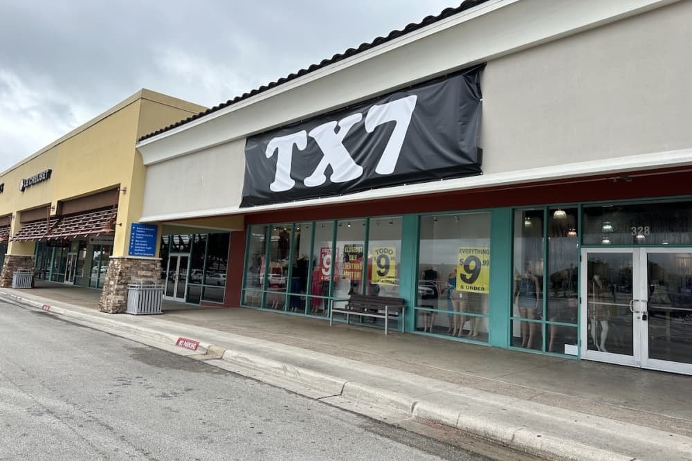 TX7 clothing store relocates at Tanger Outlets in San Marcos