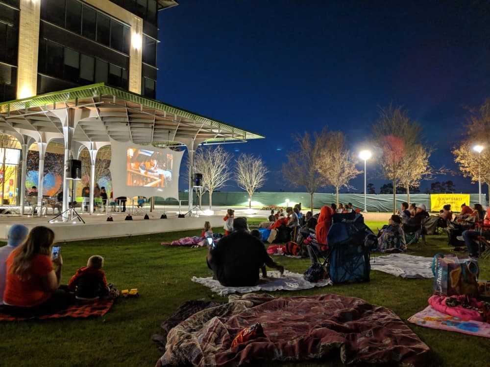 Dolly Parton Tribute, Summer Movie Nights: 5 Lake Houston-area events to attend this weekend, June 28-30