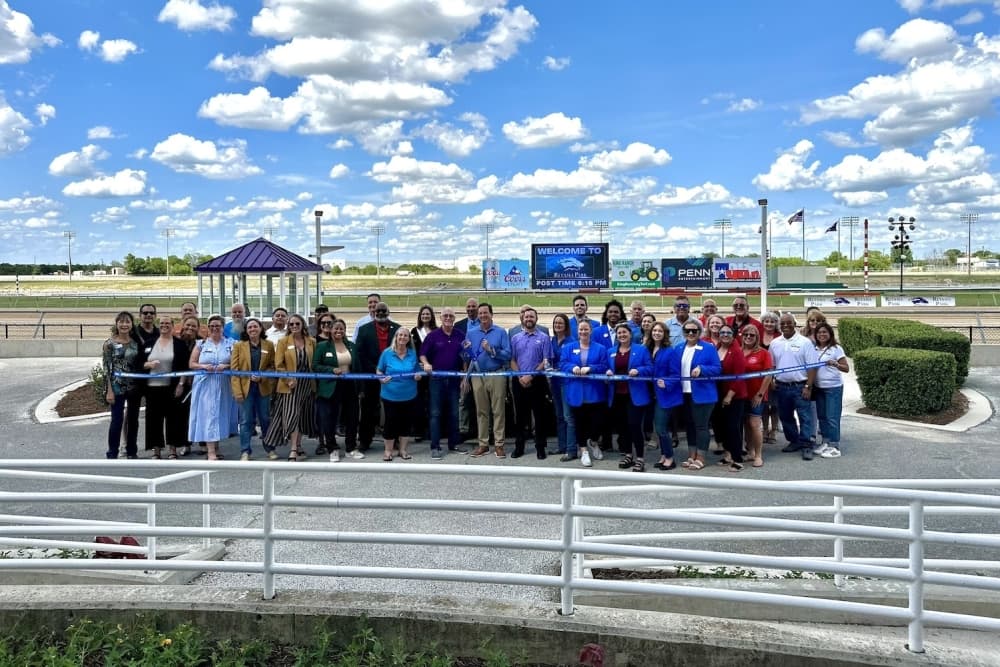 Live horse racing returns to Retama Park