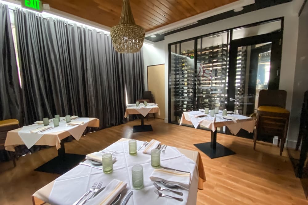 La Riv Georgetown offers a more intimate dining room. (Parks Kugle/Community Impact)