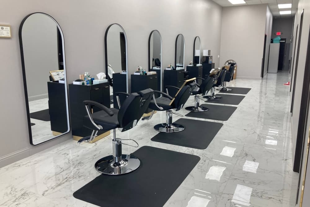 Aliana Salon offers beauty services in McKinney