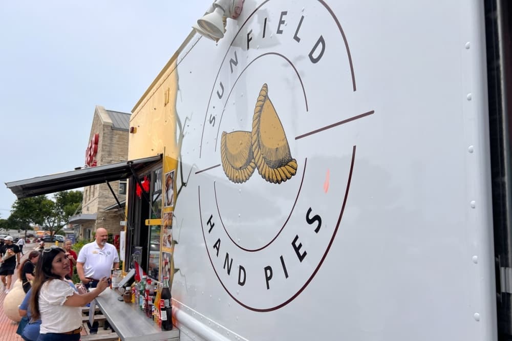 Sunfield Hand Pies food truck