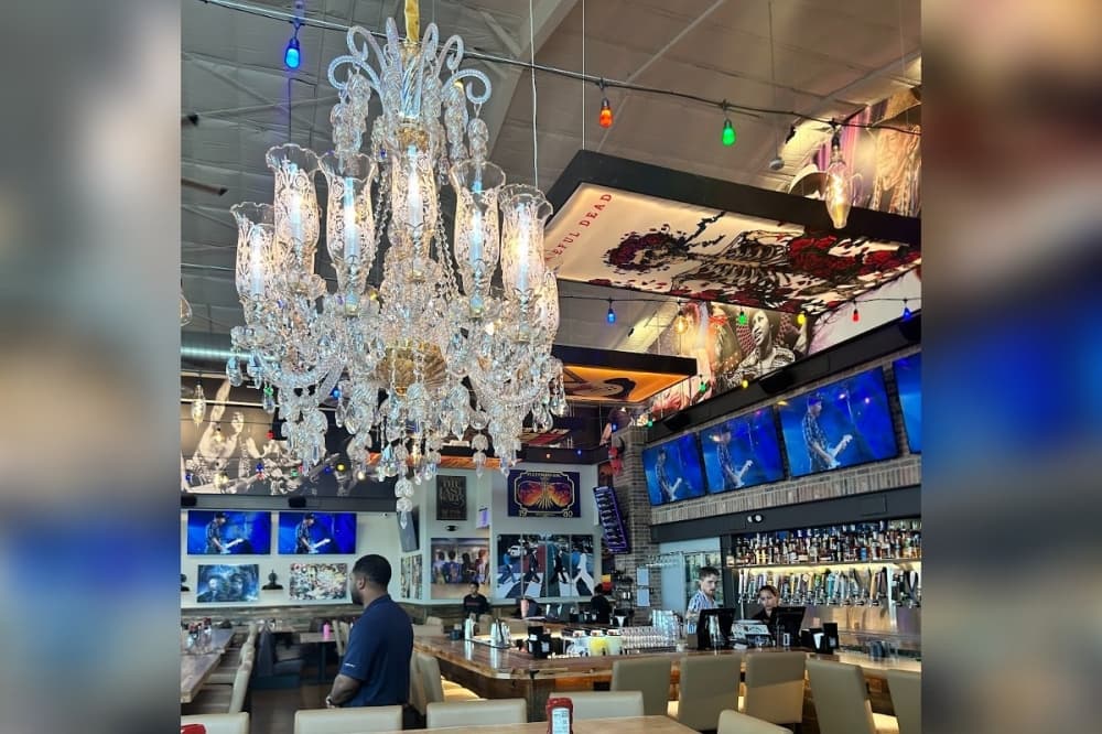 Rock & Brews serving American fare, drinks in Grapevine