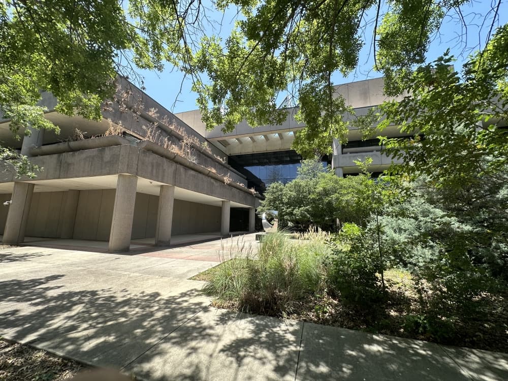 Plano to provide grant for redevelopment of vacant, 275,000-square-foot office building