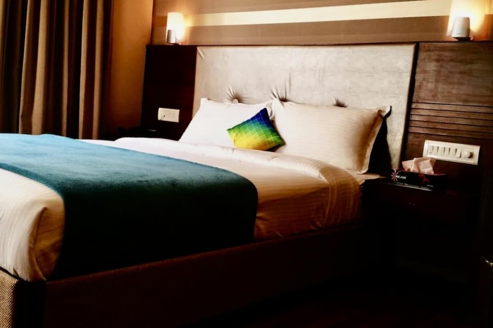 Liberty Hill council passes ordinance to begin collecting hotel occupancy taxes