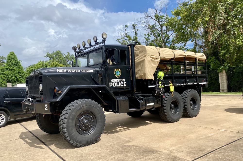 Over 100 additional police officers to assist Houston Police Department during Hurricane Beryl aftermath