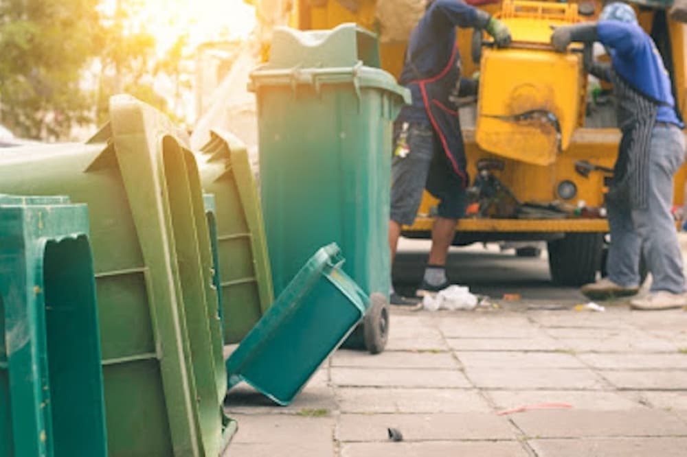 Houston officials spend $11.46M for more than 30 new solid waste vehicles