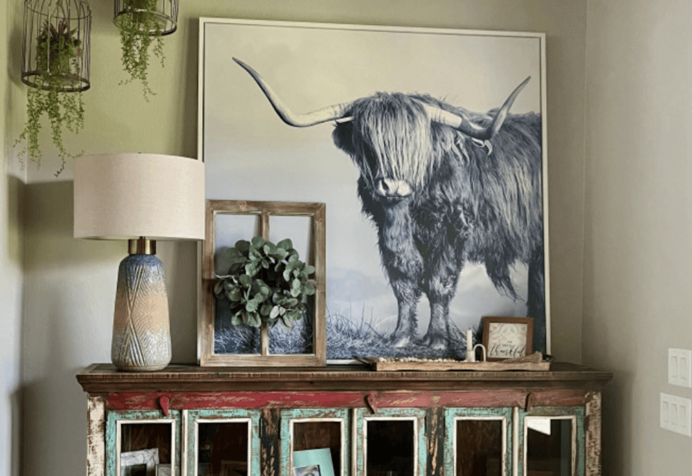 Black & White Interiors offers concept-to-completion designs