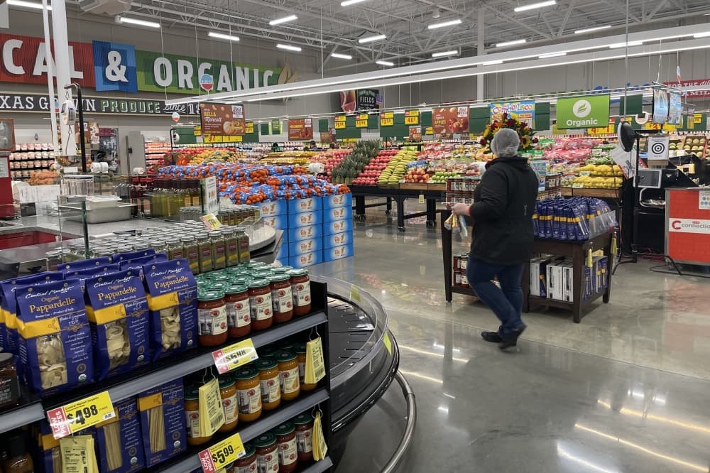 Manvel opts against price controls, cautions residents on price gouging following hurricane