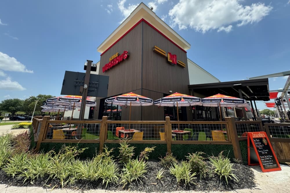Little Woodrow's joins First Colony Mall lawn