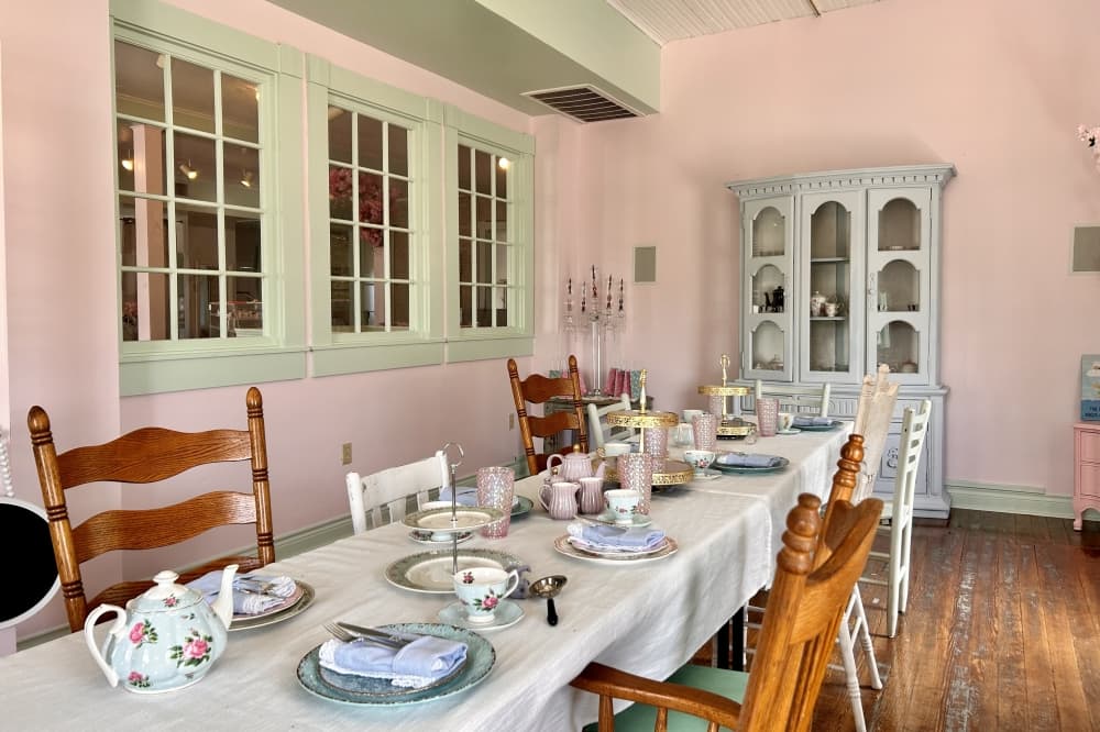 Tea Charmers now open in downtown New Braunfels