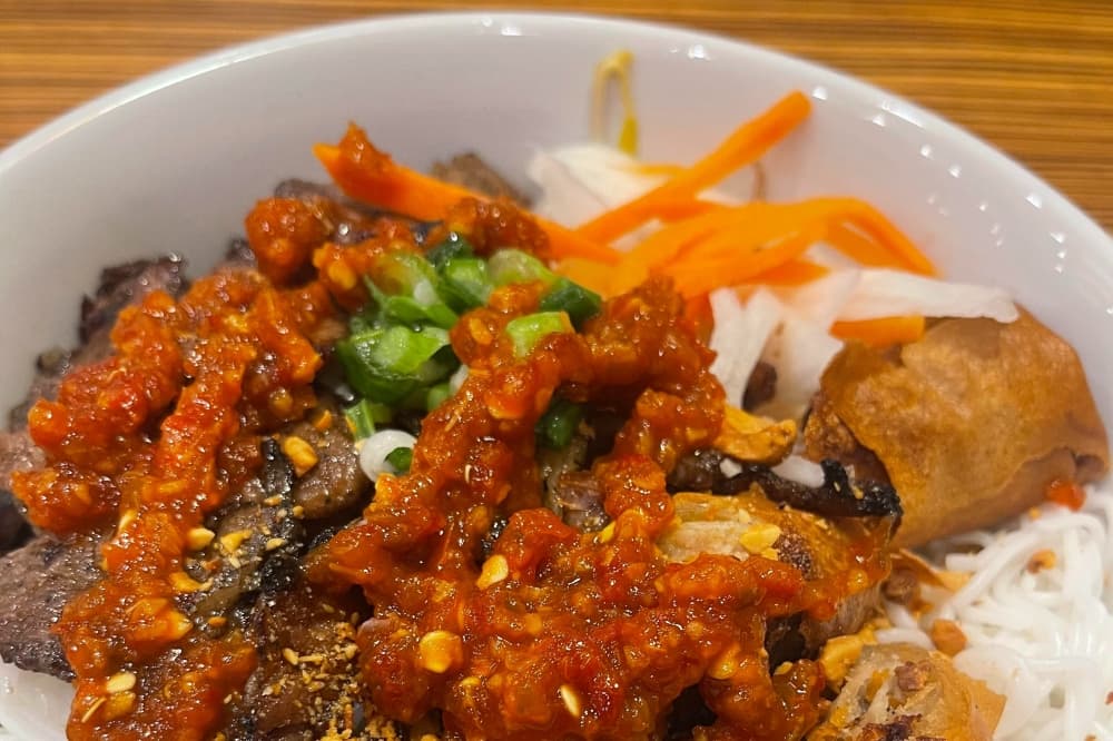 Asian food, vitamin therapy and a new bank: 7 business updates for Four Points