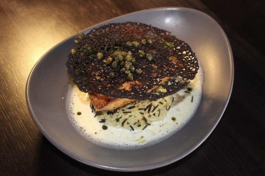 Picture of a salmon plate.
