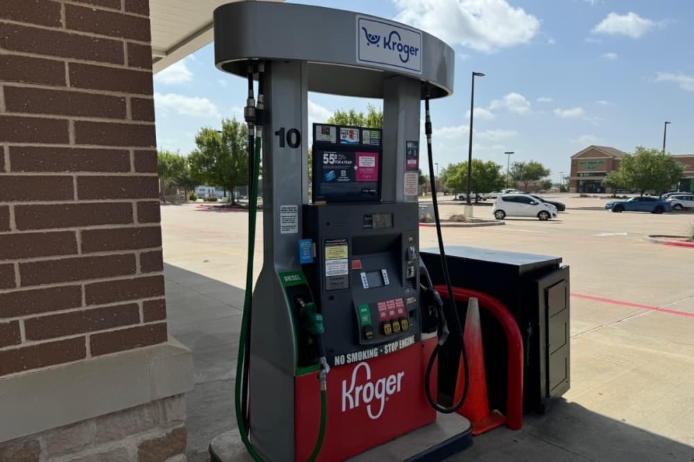 Kroger celebrates new fuel center in Keller with free gas giveaway