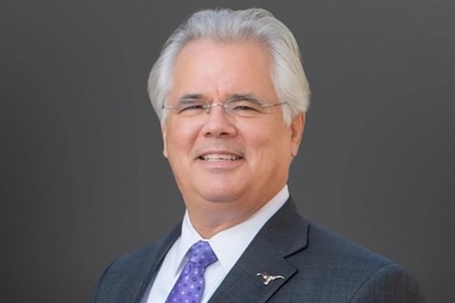 Fort Worth city manager announces retirement after 10 years on the job