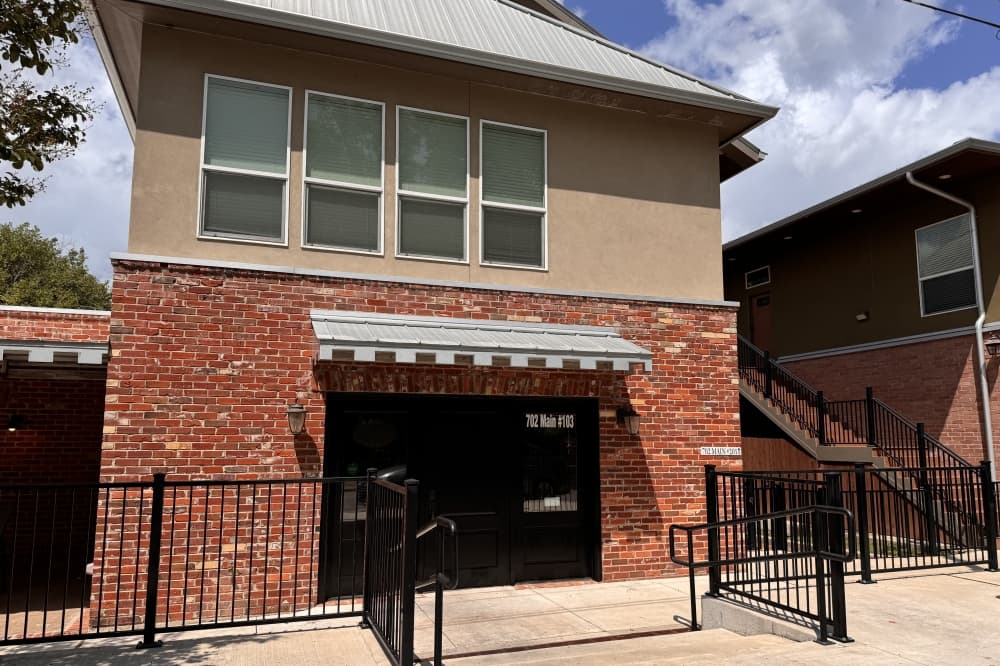 Radiant Juice Bar and Eatery opens in former Johnson's Bakery Aug. 1