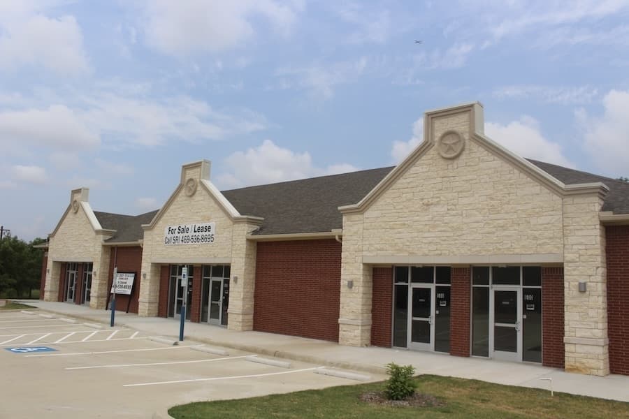 Flower Mound office building opens for retail, other tenants