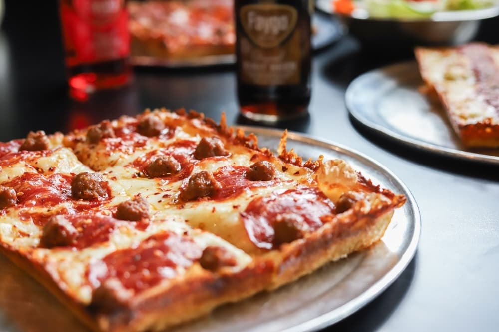Via 313 Pizzeria opens in Shops at Baybrook