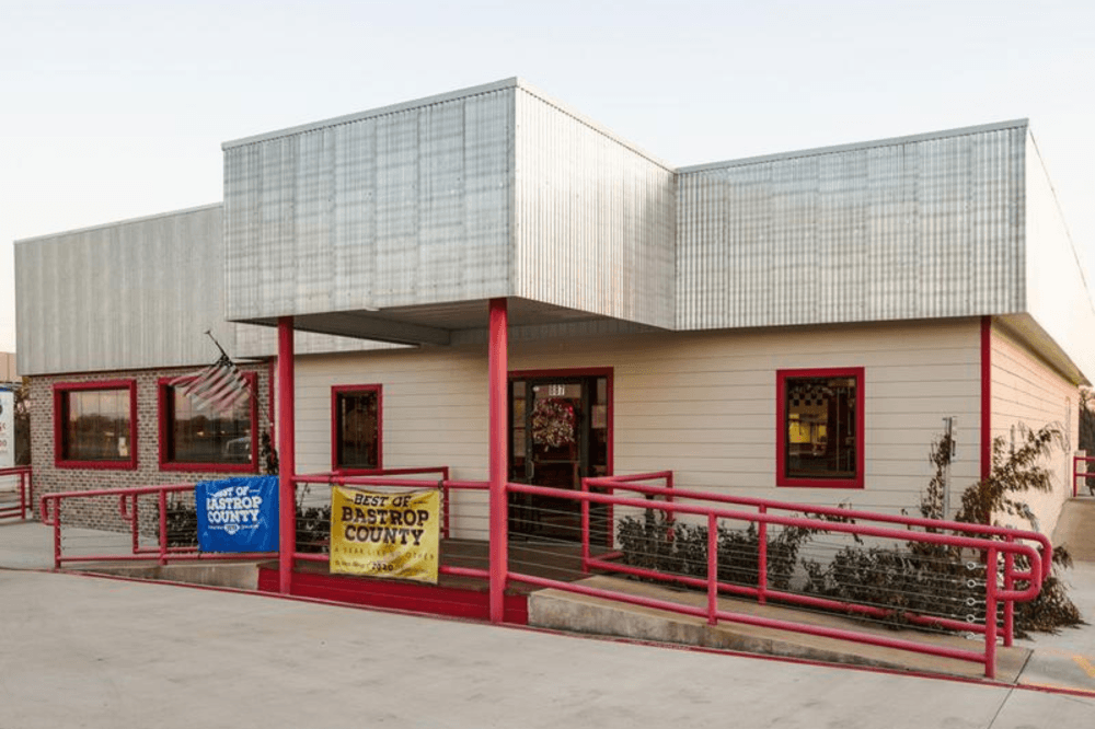 Image of the exterior of Leo's Italian Grill. 