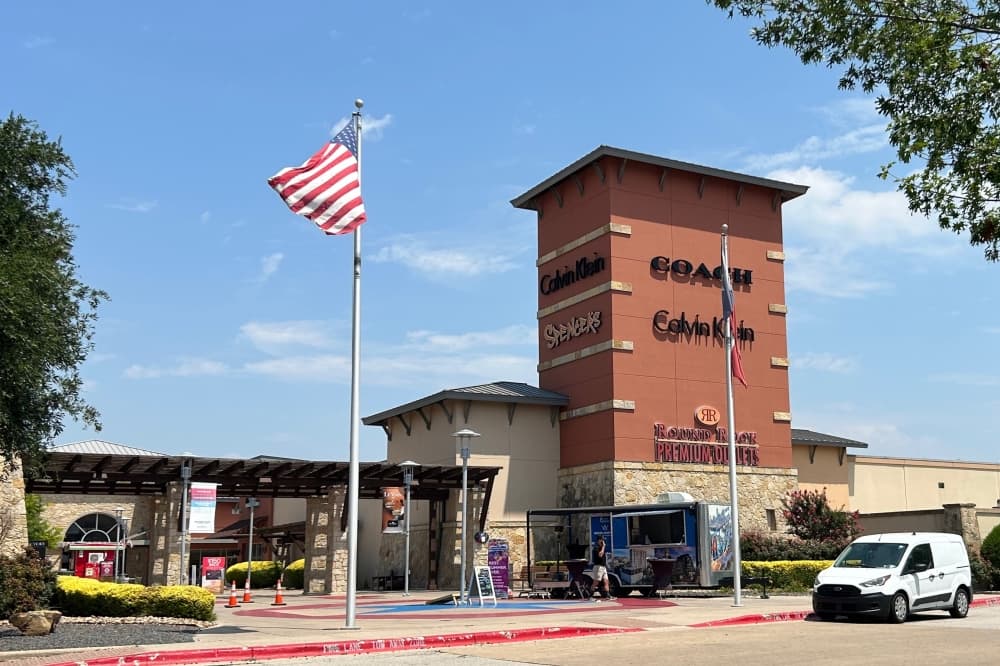 Vera Bradley coming soon to Round Rock Premium Outlets