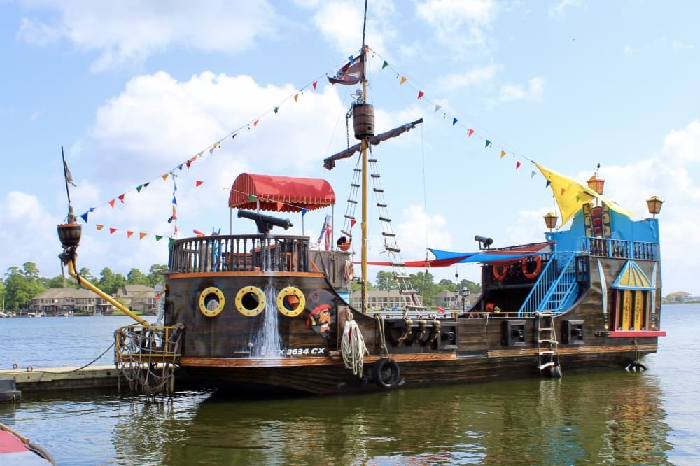 Jolly Pirate Adventure Voyage offers pirate-themed cruise excursion in Lake Conroe