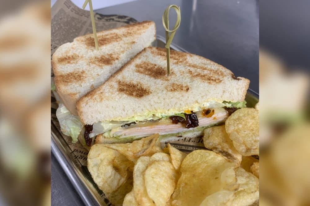 sandwich and chips