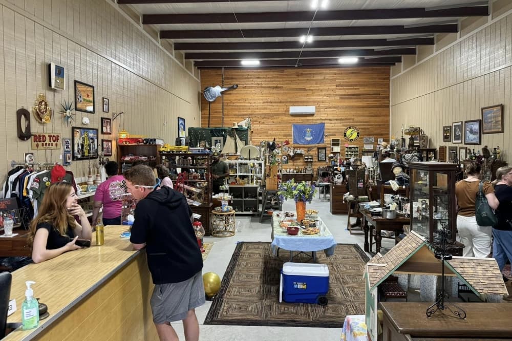 New antique mall now open in Hutto