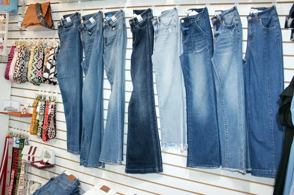 Striped Box Boutique set to sell women’s clothing, gifts in Plano