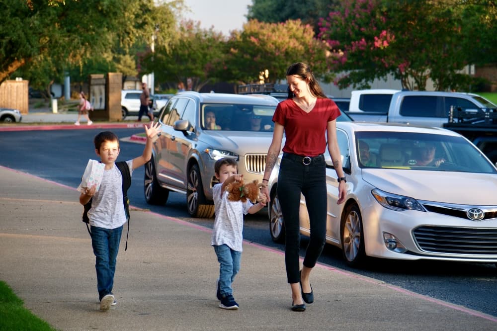 Parents guided students back to class for the 2024-25 school year Aug. 13. (Courtesy Lewisville ISD) 