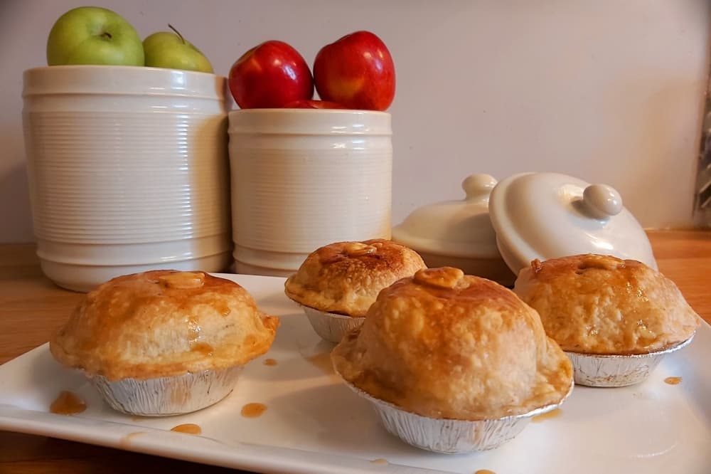 Apple-licious Bakery & Bistro now serving breakfast, dessert in Spring