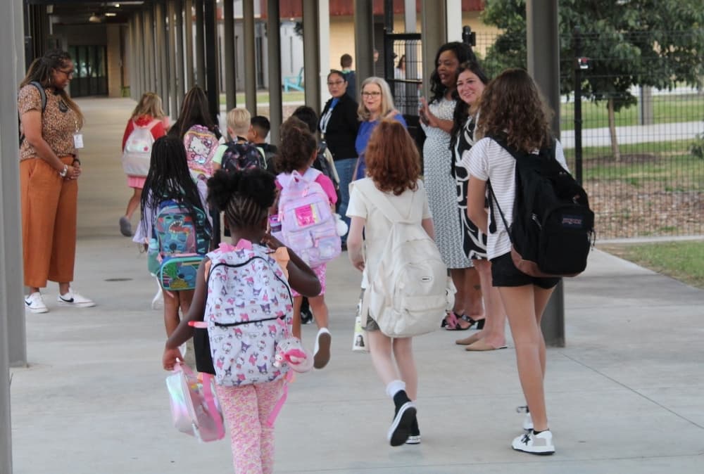 Austin ISD board of trustees approve academic calendars for 2025-26, 2026-27