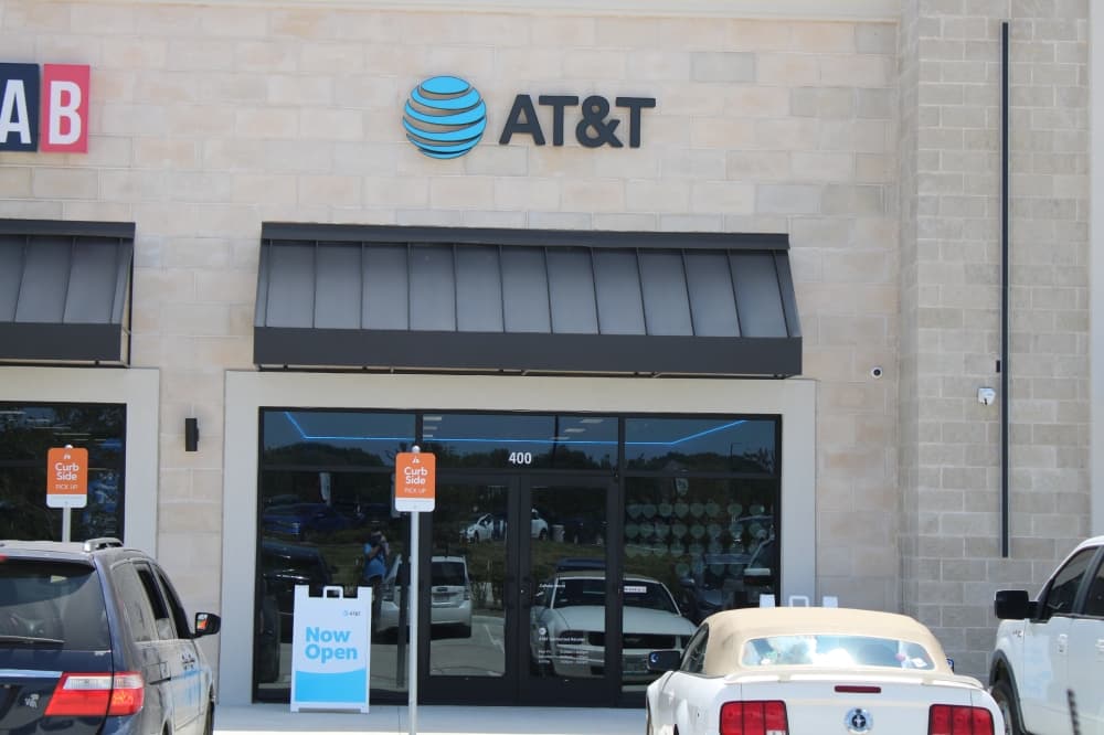 AT&T store offers phone plans, more in McKinney
